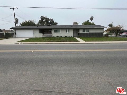 Photo of 1909 Albany St St, Delano, CA 93215 (MLS # 25623479)