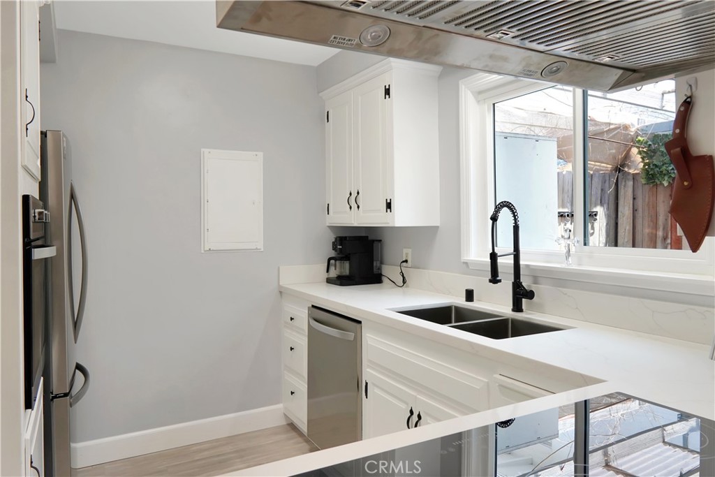 313 N Acacia Avenue C