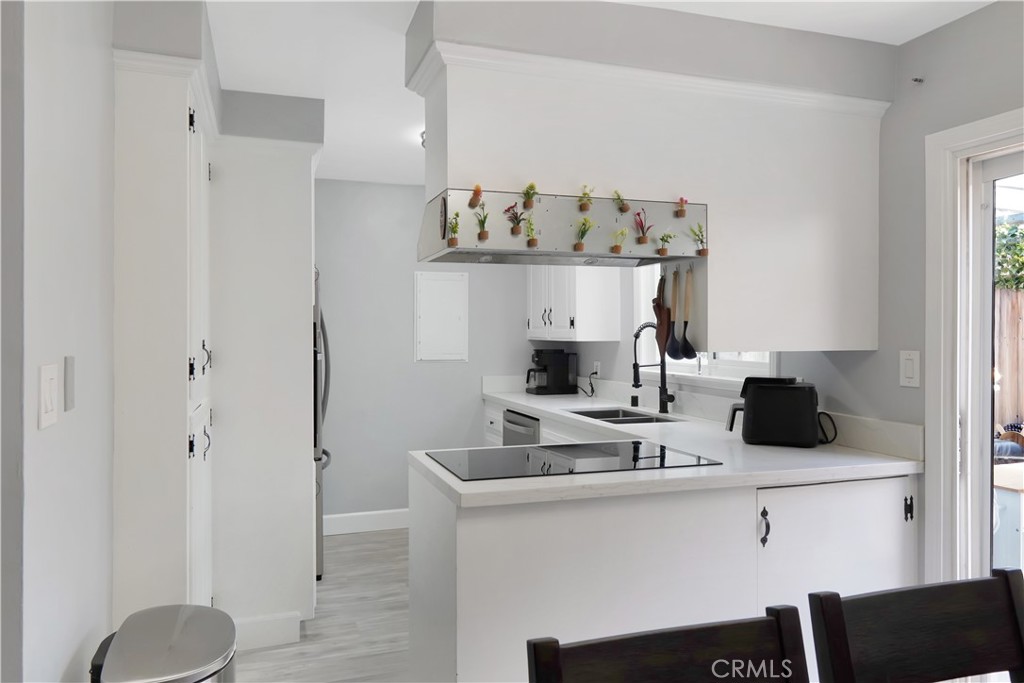 313 N Acacia Avenue C