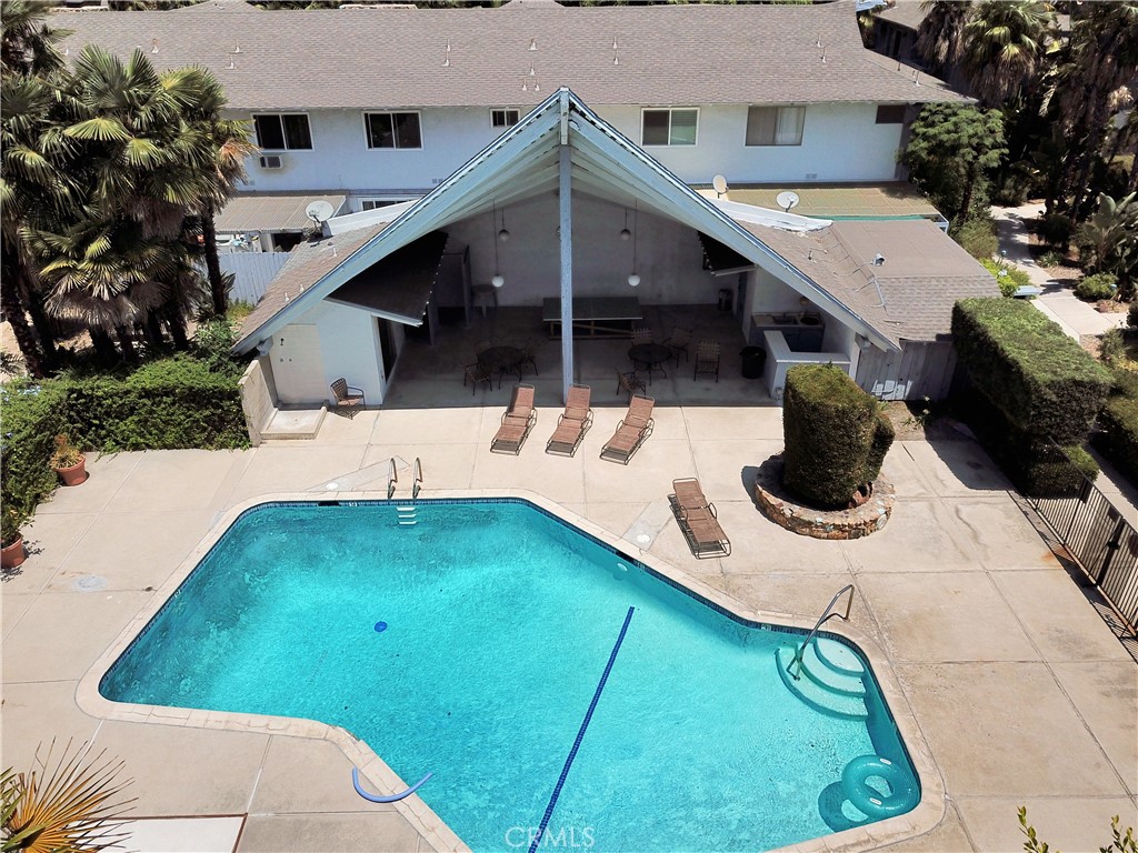 313 N Acacia Avenue C