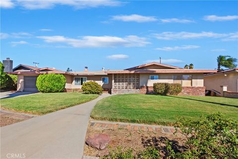 Photo of 19416 Cheshire Street, Rialto, CA 92377 (MLS # CV25249745) Photo of 19416 Cheshire Street, Rialto, CA 92377 (MLS # CV25249745)