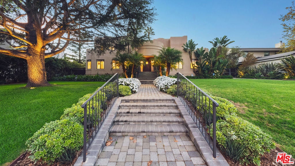 233 Marguerita Avenue