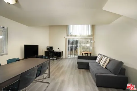 936 E Fairway Drive Unit 23, Colton, CA 92324 - MLS#: 25572403