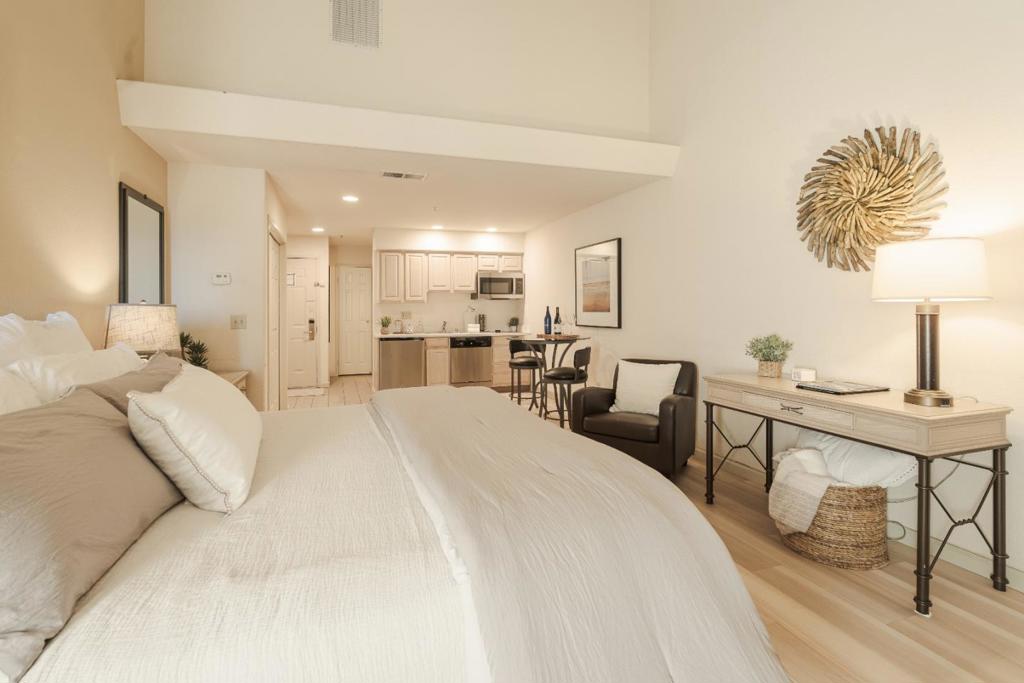 302 Seascape Resort Drive