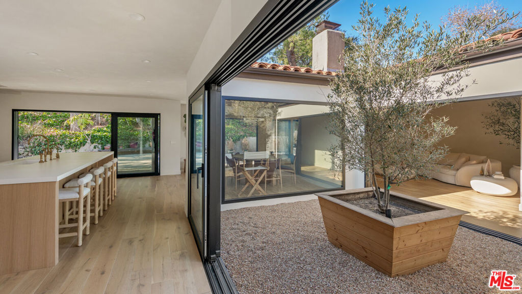 2419 Westridge Road