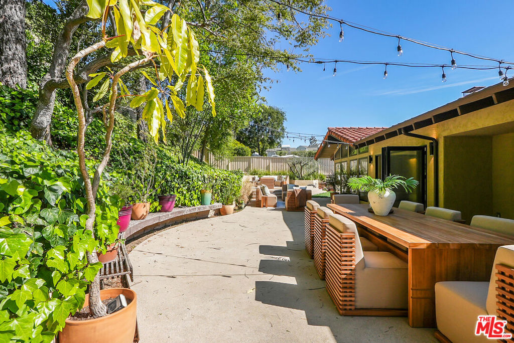 2419 Westridge Road