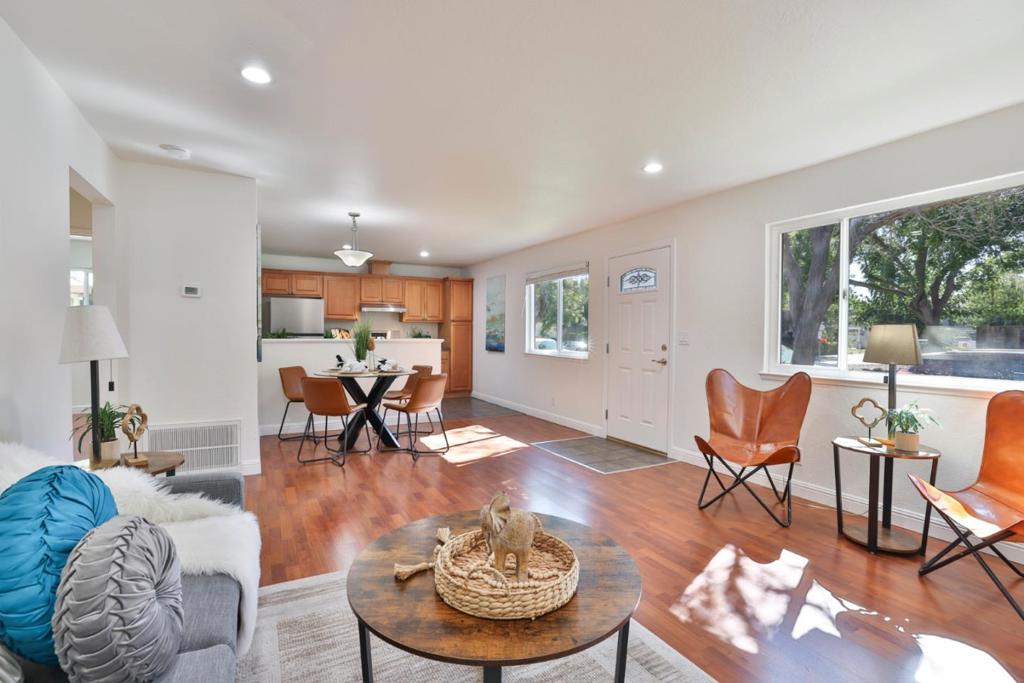 207 Coy Drive 1