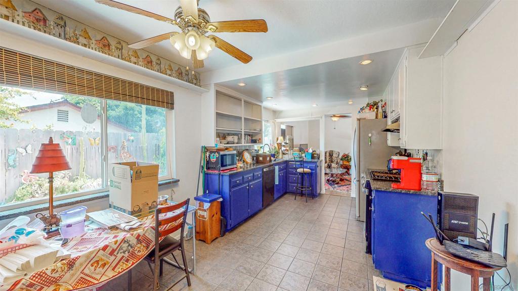 2701 Harriet St