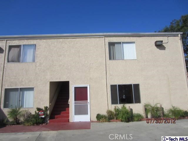 2 Bed 2 Bath Condo on main floor of Valle Vista Condominiums. Located on a gated complex with City Views. Community has a swimming pool. Very generous size rooms and kitchen whether for investment to add to your portfolio or for a primary residence this large floorpan offers tremendous possibilities. Convenient location offers shopping, parks and easy access to the 2 Freeway