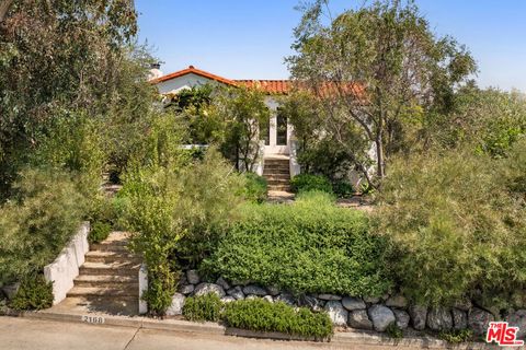 Photo of 2168 Princeton Avenue, Los Angeles, CA 90026 (MLS # 26831791)