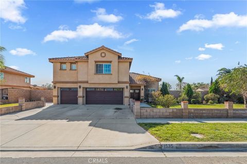 1535 W Persimmon Rialto CA 92377