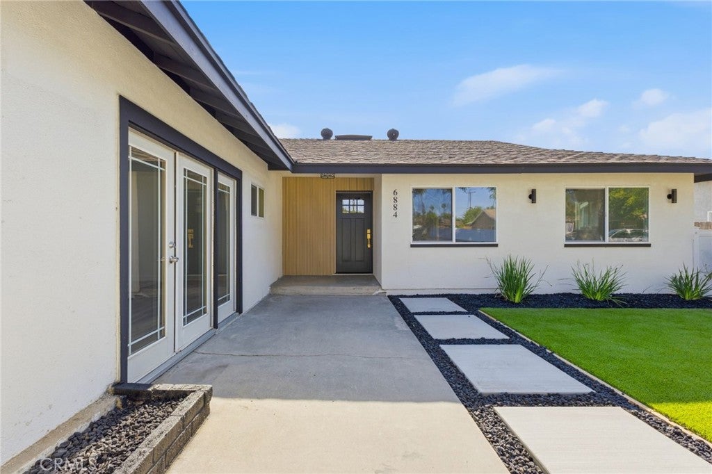 6884 Arbor Drive