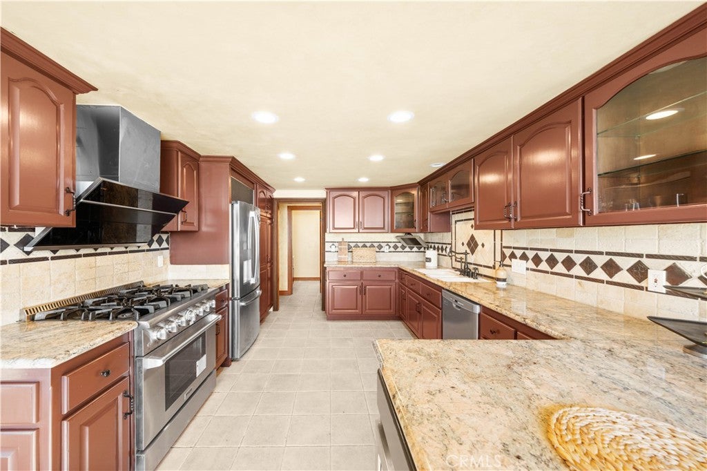 Palos Verdes Estates, California, 90274, United States, 4 Bedrooms Bedrooms, ,3 BathroomsBathrooms,Residential,Active,2038603