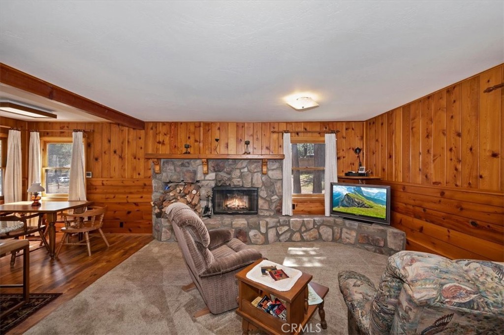 1012 E Country Club