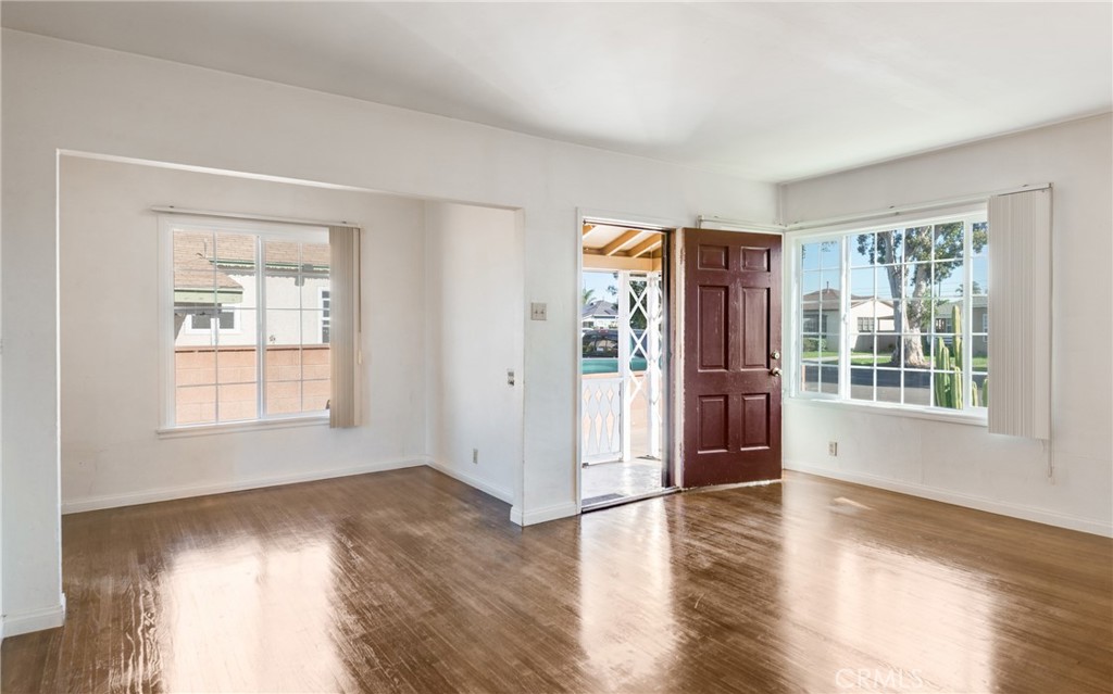 15243 Casimir Avenue