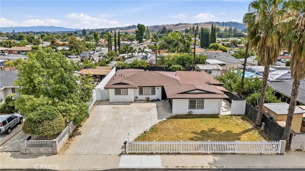 726 W Franklin