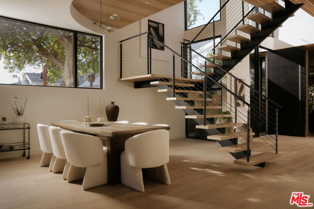 8906 Hubbard Street, Culver City CA 90232