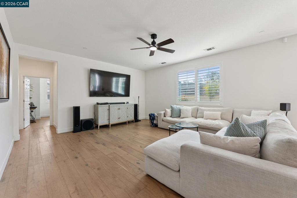 1226 1226 Sierra Trail Rd