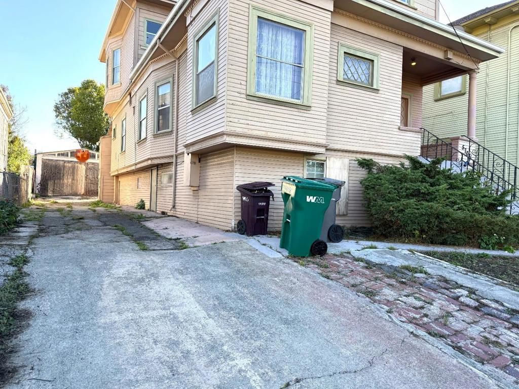 Photo of 5706 Genoa Street, Oakland, CA 94608 (MLS # ML82025301)