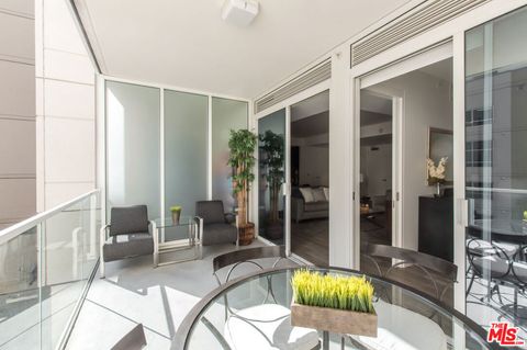 Photo of 6250 Hollywood Boulevard #4L, Los Angeles, CA 90028 (MLS # 26636675)