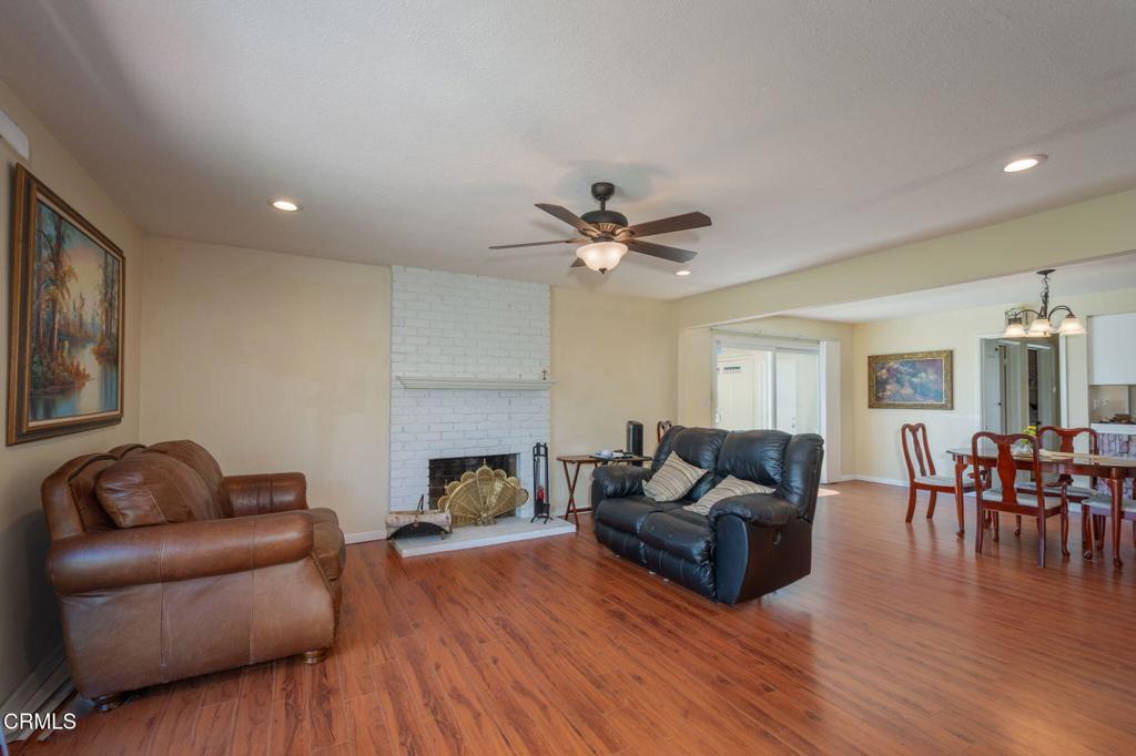 1074 Colina Vista