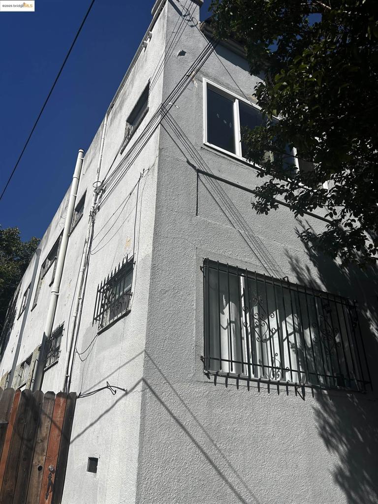 FRUITVALE - Residential Income