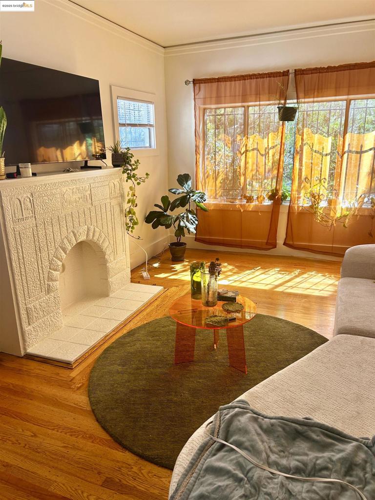 FRUITVALE - Residential Income