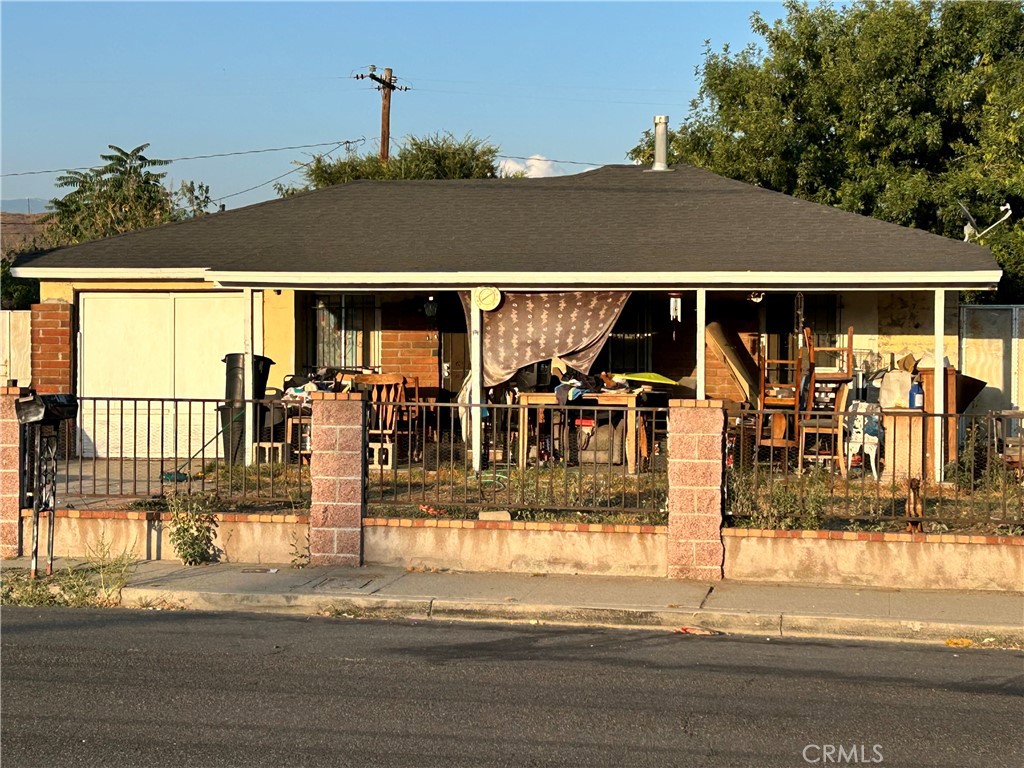 You've just found it, your new home! Beautiful home located in a serene neighborhood in the city of San Bernardino. Property has a good sized lot. This charming one story home boast 2 bedrooms 1 baths. Great home for entertaining. The home is not far from shopping and freeways. Absolute Bargain! Unbelievable Price! Priced low & firm for your pre-approved buyer who wants a great value in San Bernardino!