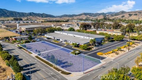 Photo of 40154045 Earthwood Lane, San Luis Obispo, CA 93401 (MLS # SC25216224) Photo of 40154045 Earthwood Lane, San Luis Obispo, CA 93401 (MLS # SC25216224)