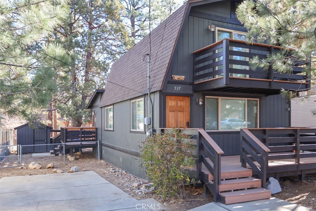 537 Vista Avenue