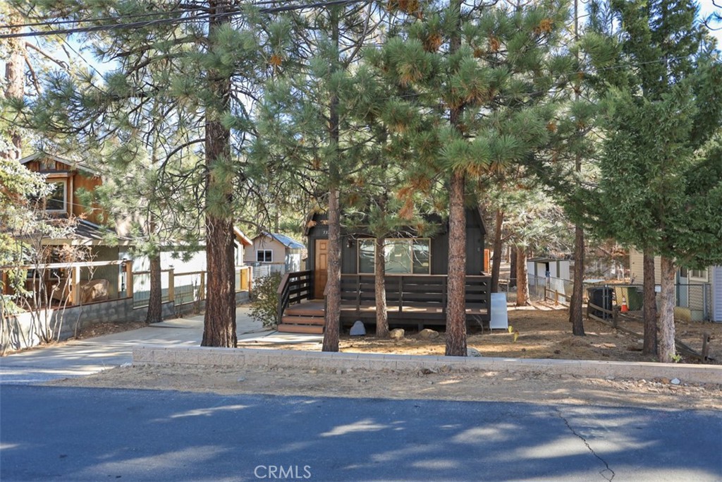 537 Vista Avenue