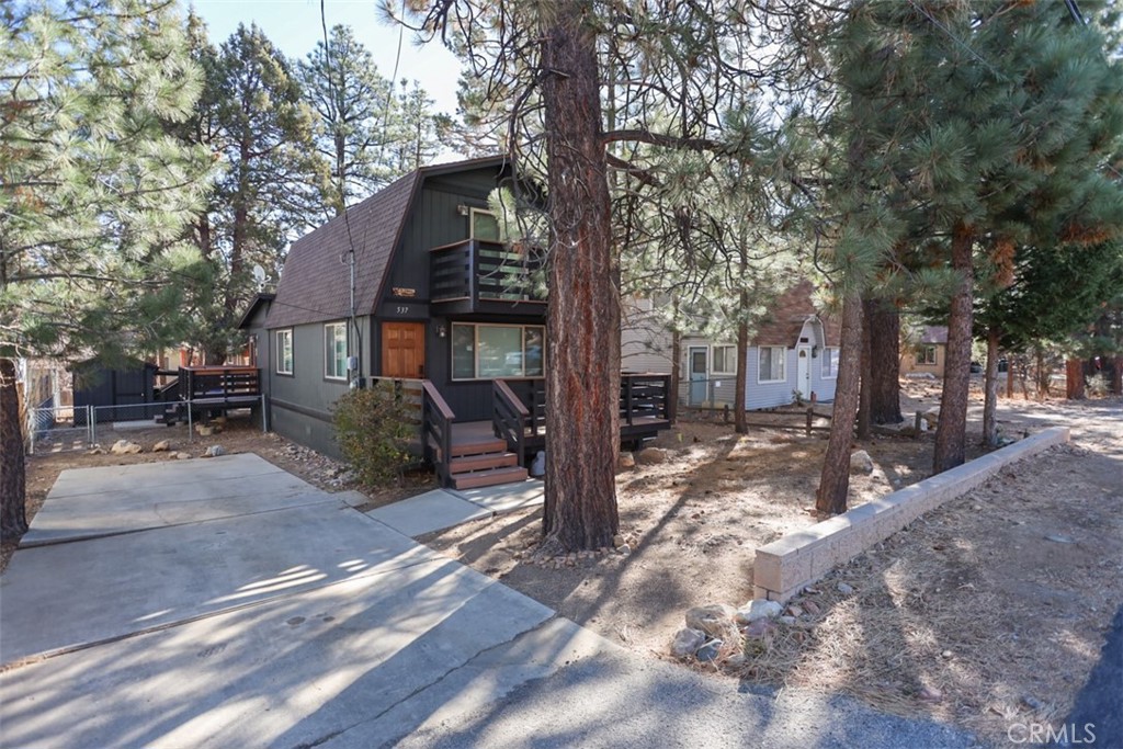 537 Vista Avenue