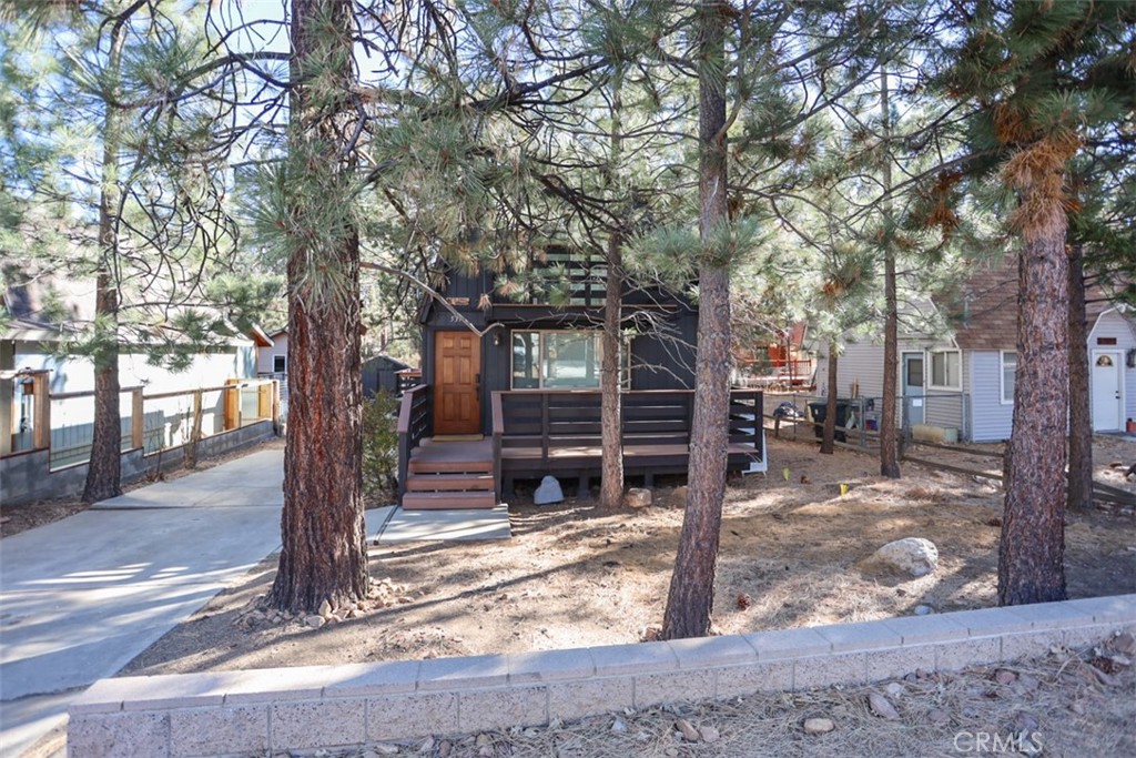 537 Vista Avenue