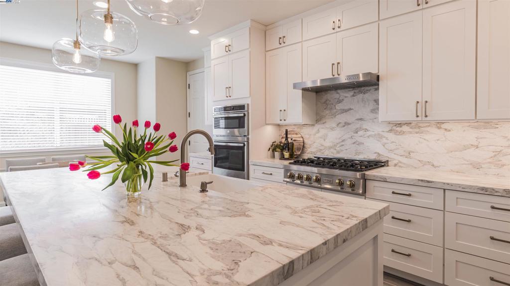 MOSS LANDING - Residential
