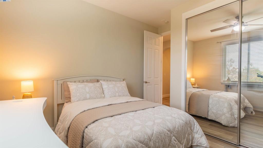 MOSS LANDING - Residential
