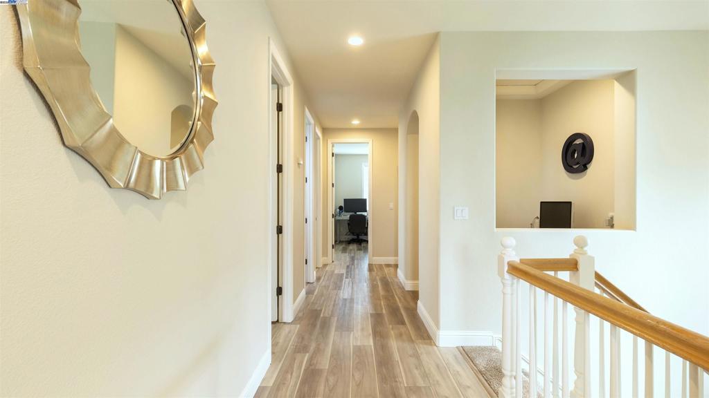 MOSS LANDING - Residential