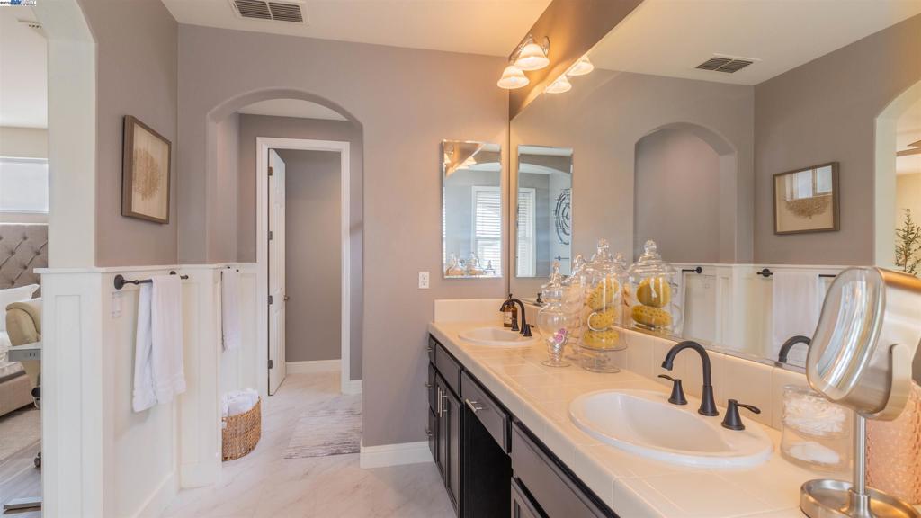MOSS LANDING - Residential