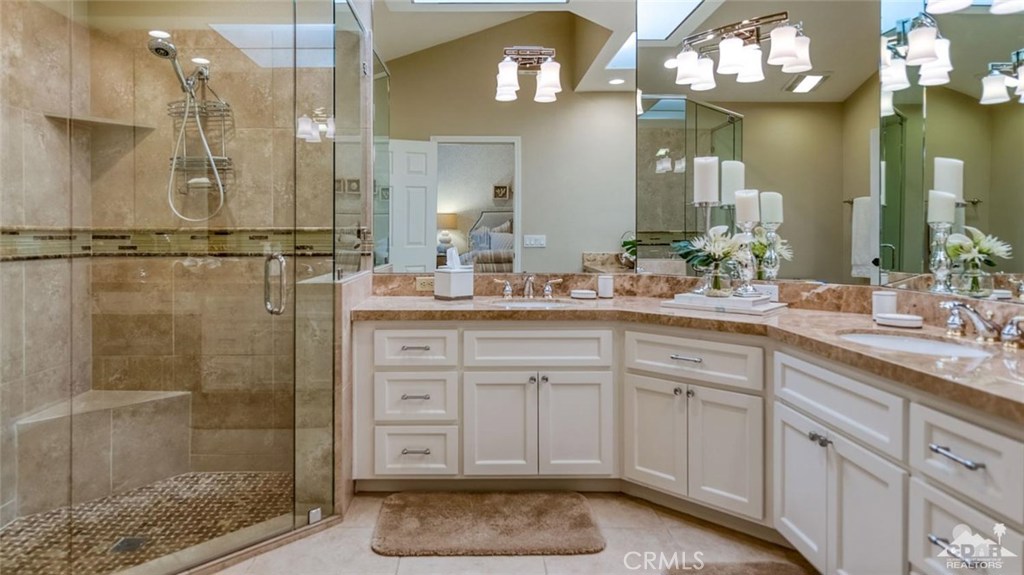 The Lakes Country Cl - Residential