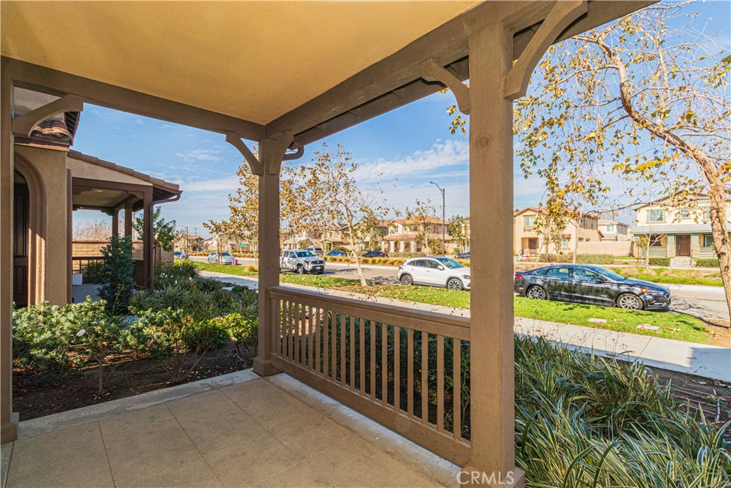 2876 E La Avenida Drive