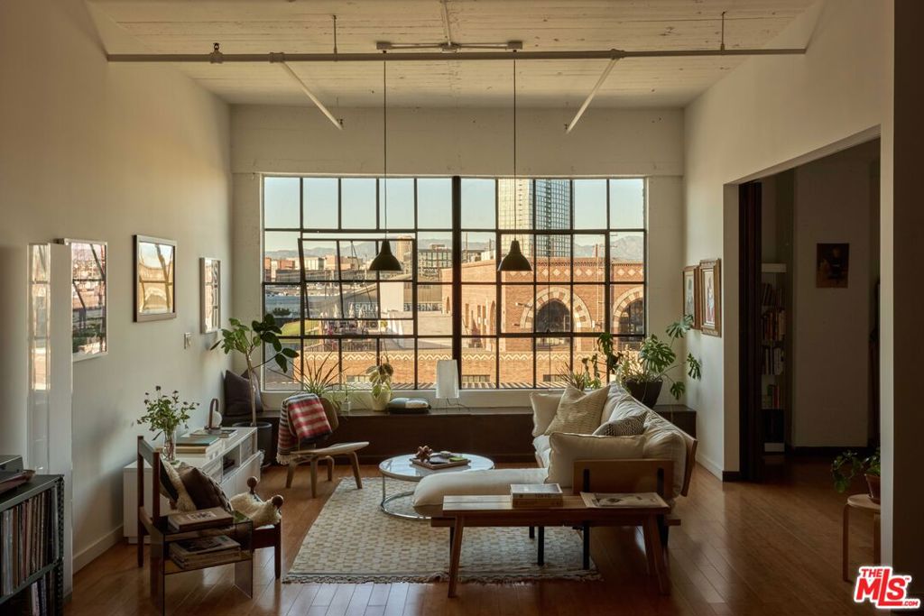 1855 Industrial Street