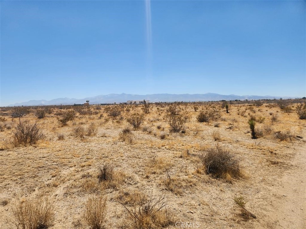Great location to live off the grid!! Victorville water available on South side of the property. Located in the Snowline School District. Make this yours today!