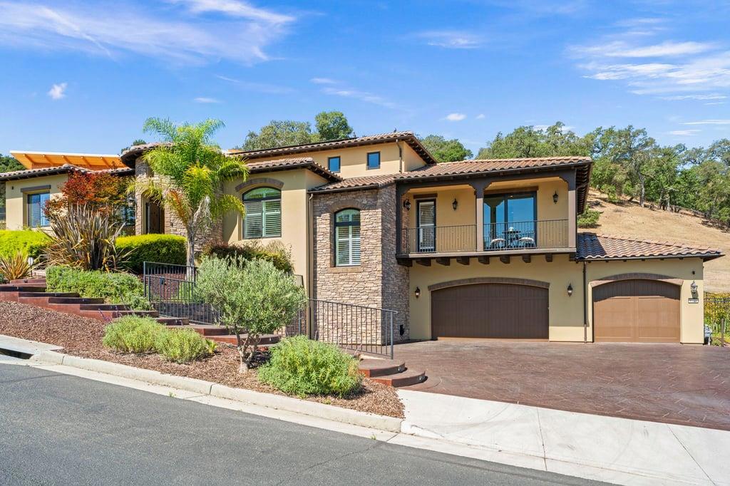 9175 Tea Tree Way