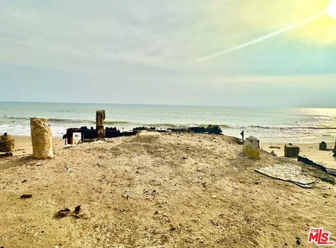 Photo of 19240 Pacific Coast Highway Hwy, Malibu, CA 90265 (MLS # 26642409)