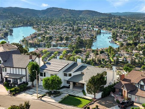 Photo of 32075 Canterhill Place, Westlake Village, CA 91361 (MLS # SR25141795)