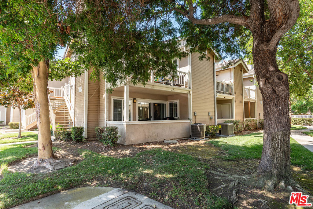 Carlton Square - Residential