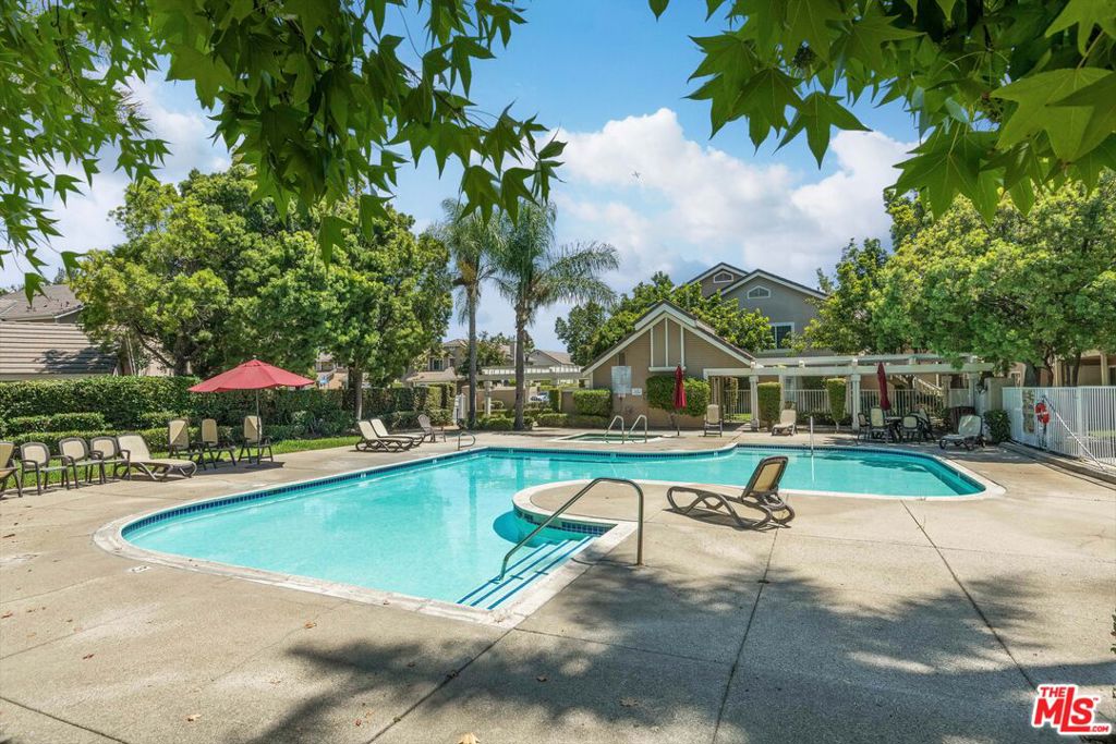 Carlton Square - Residential