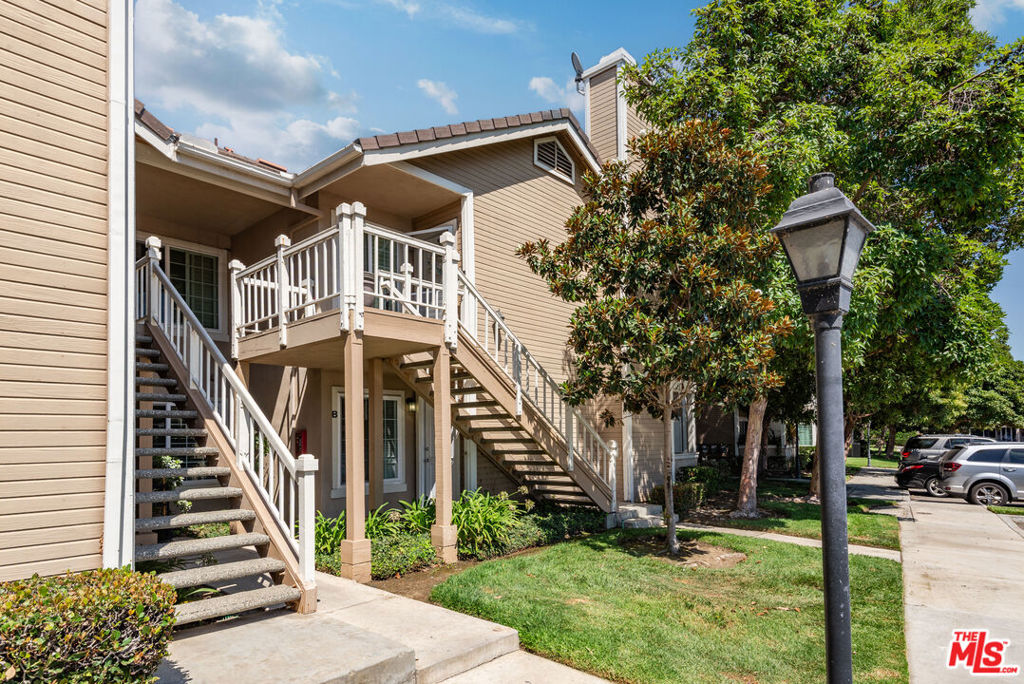 Carlton Square - Residential