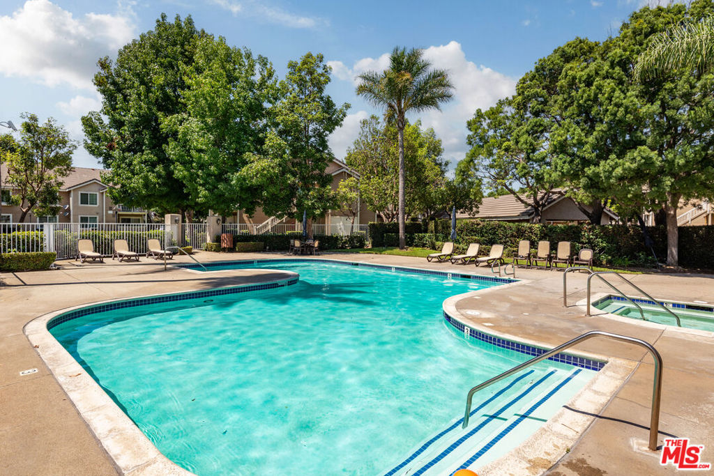 Carlton Square - Residential