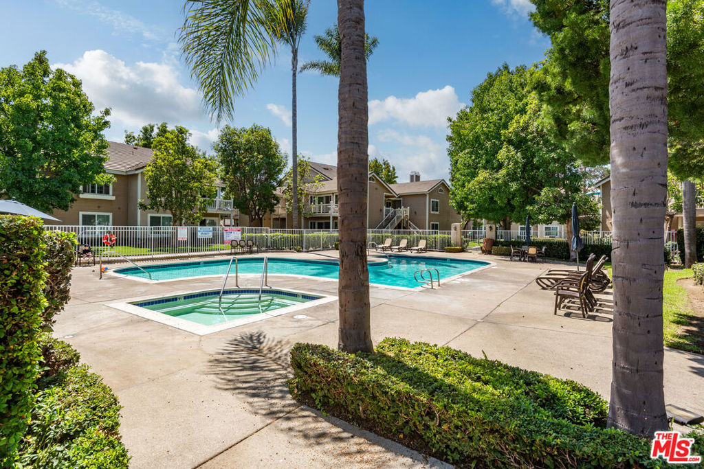 Carlton Square - Residential
