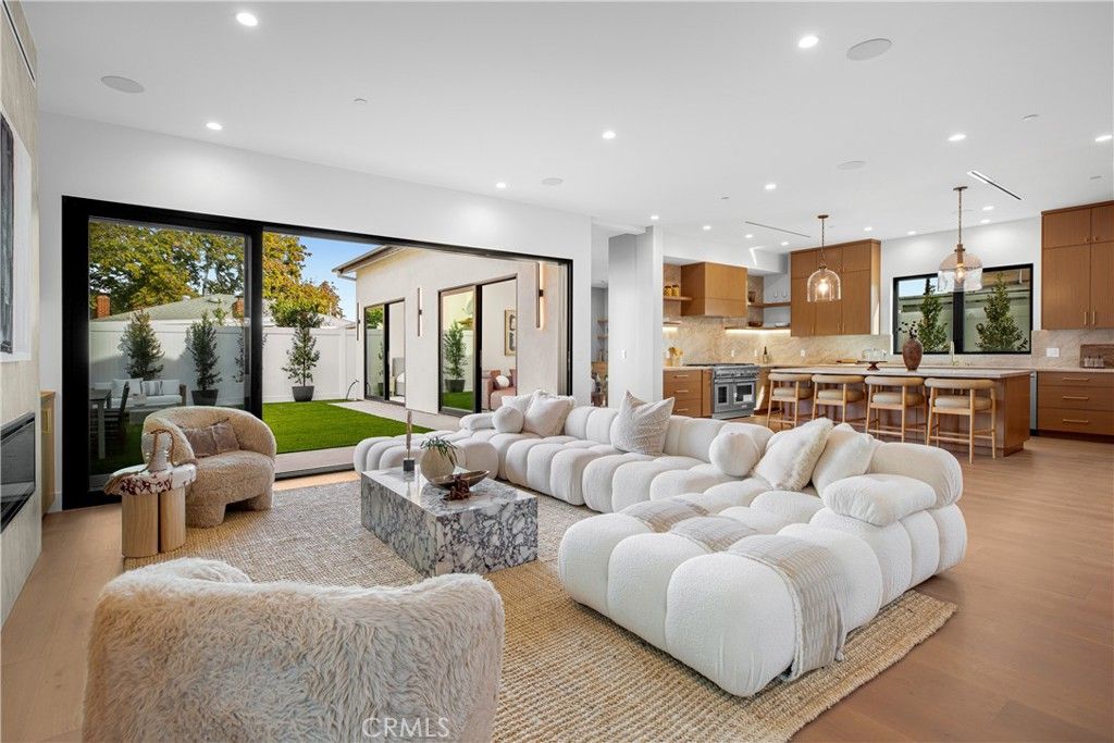 Photo of 3910 Mclaughlin Avenue, Los Angeles, CA 90066 (MLS # SR26024060)